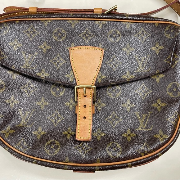 Lv Jeunfile Crossbody Bag - Picture 6 of 16